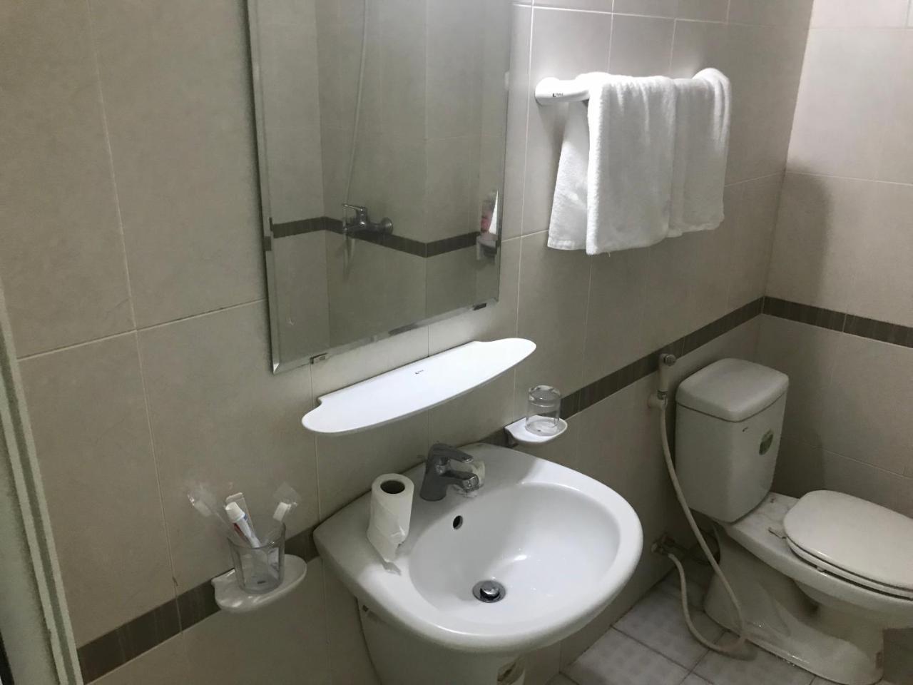 スポット オン 693 ホアン ロン ホテル ハノイ市 エクステリア 写真